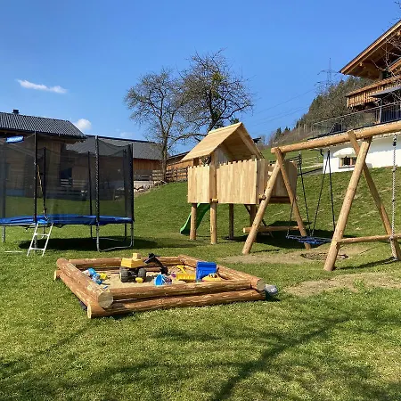 Piekvier سخلادميخ